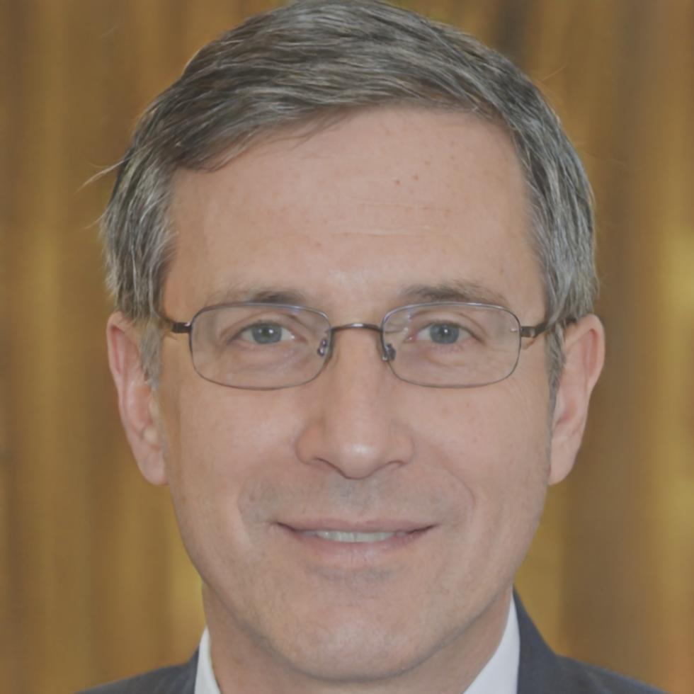 Carlos Mendoza, Director de Estrategias Financieras de tivoraxsource